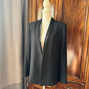 Elie Tahari Classic Black Blazer